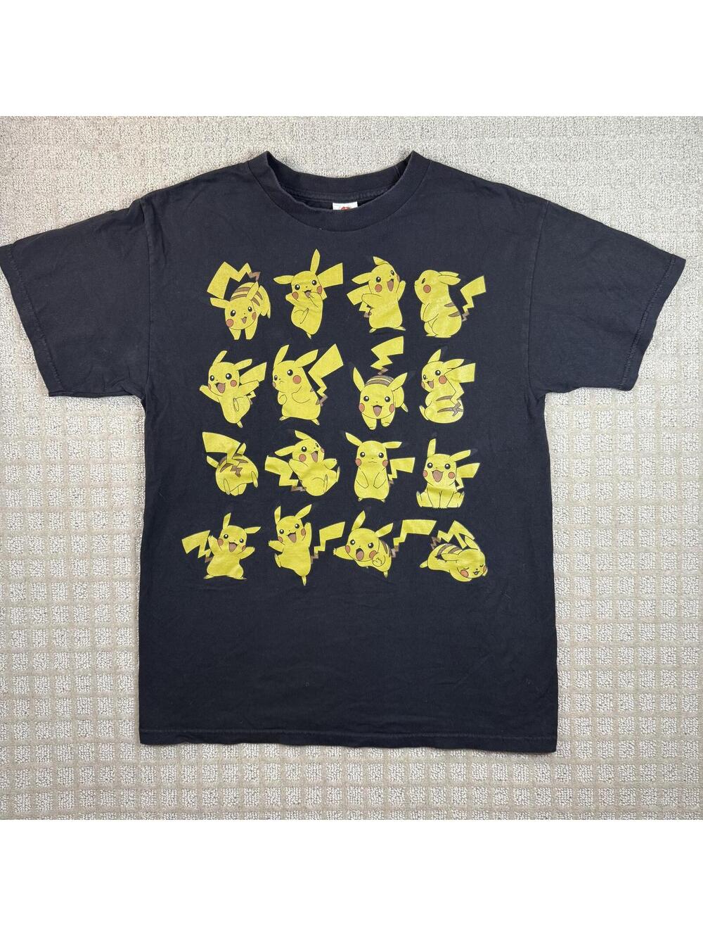 Y2K Pokémon Pikachu Graphic T Shirt Medium